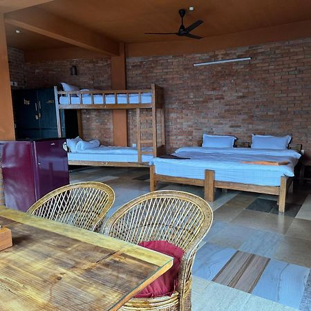 Nar-Bis Hotel Pokhara Exterior photo