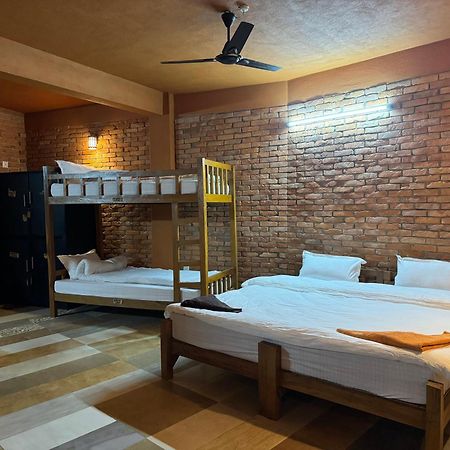 Nar-Bis Hotel Pokhara Exterior photo