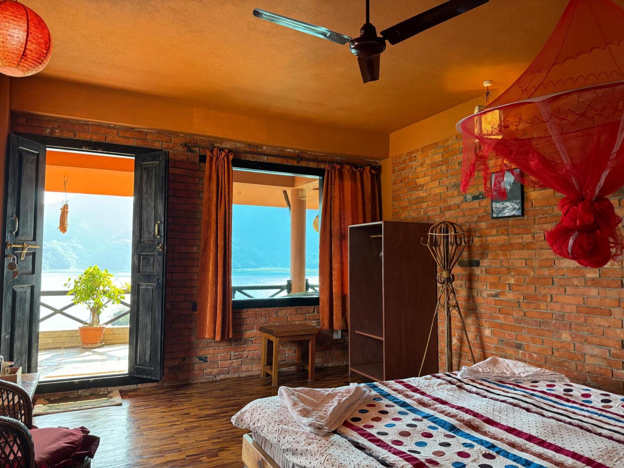 Nar-Bis Hotel Pokhara Exterior photo