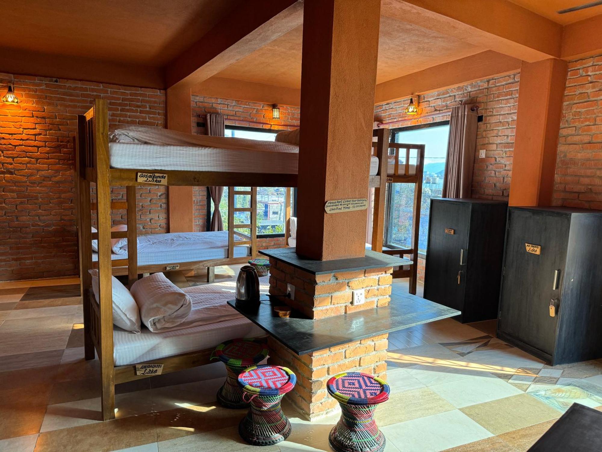 Nar-Bis Hotel Pokhara Exterior photo