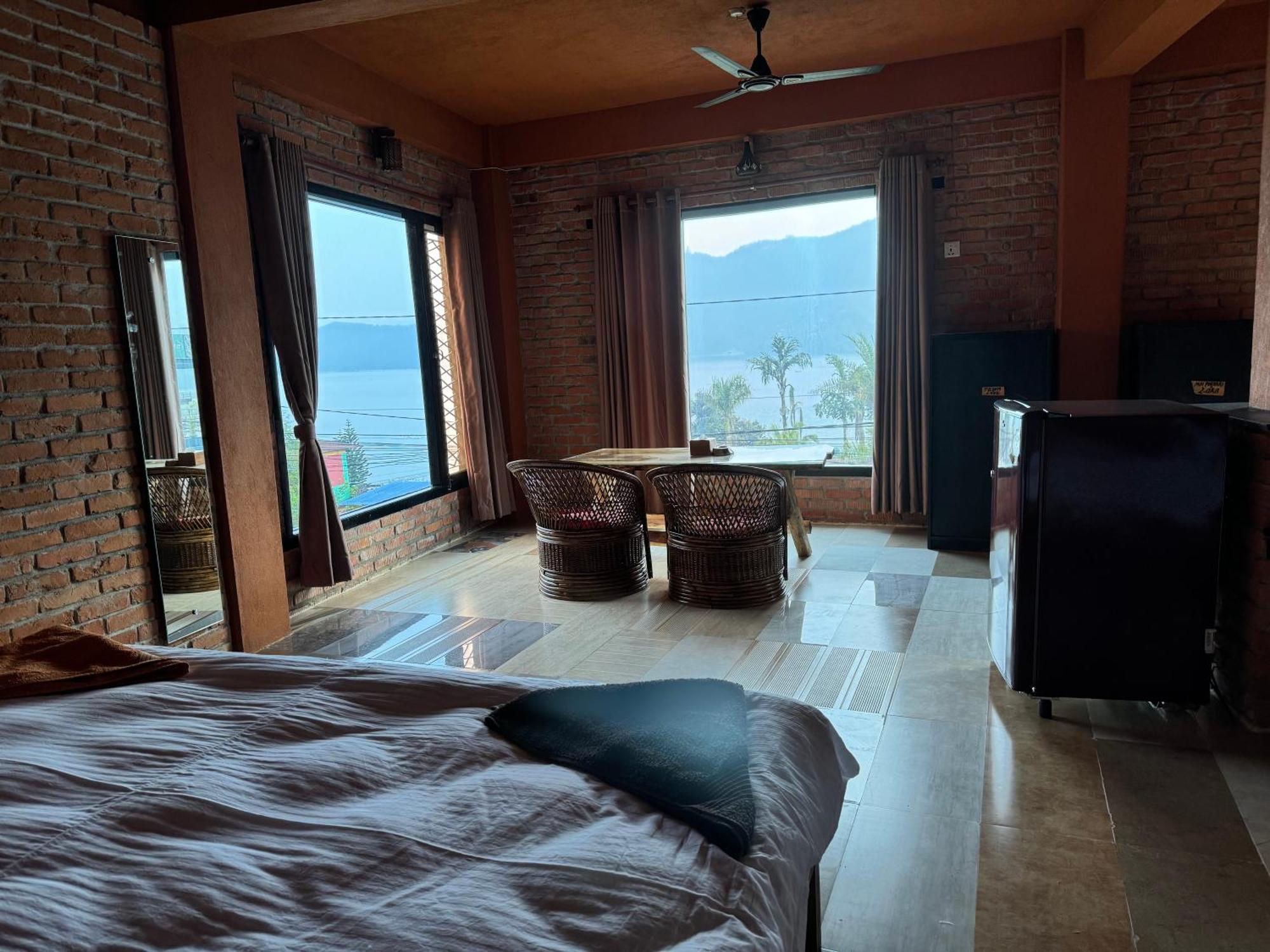 Nar-Bis Hotel Pokhara Exterior photo